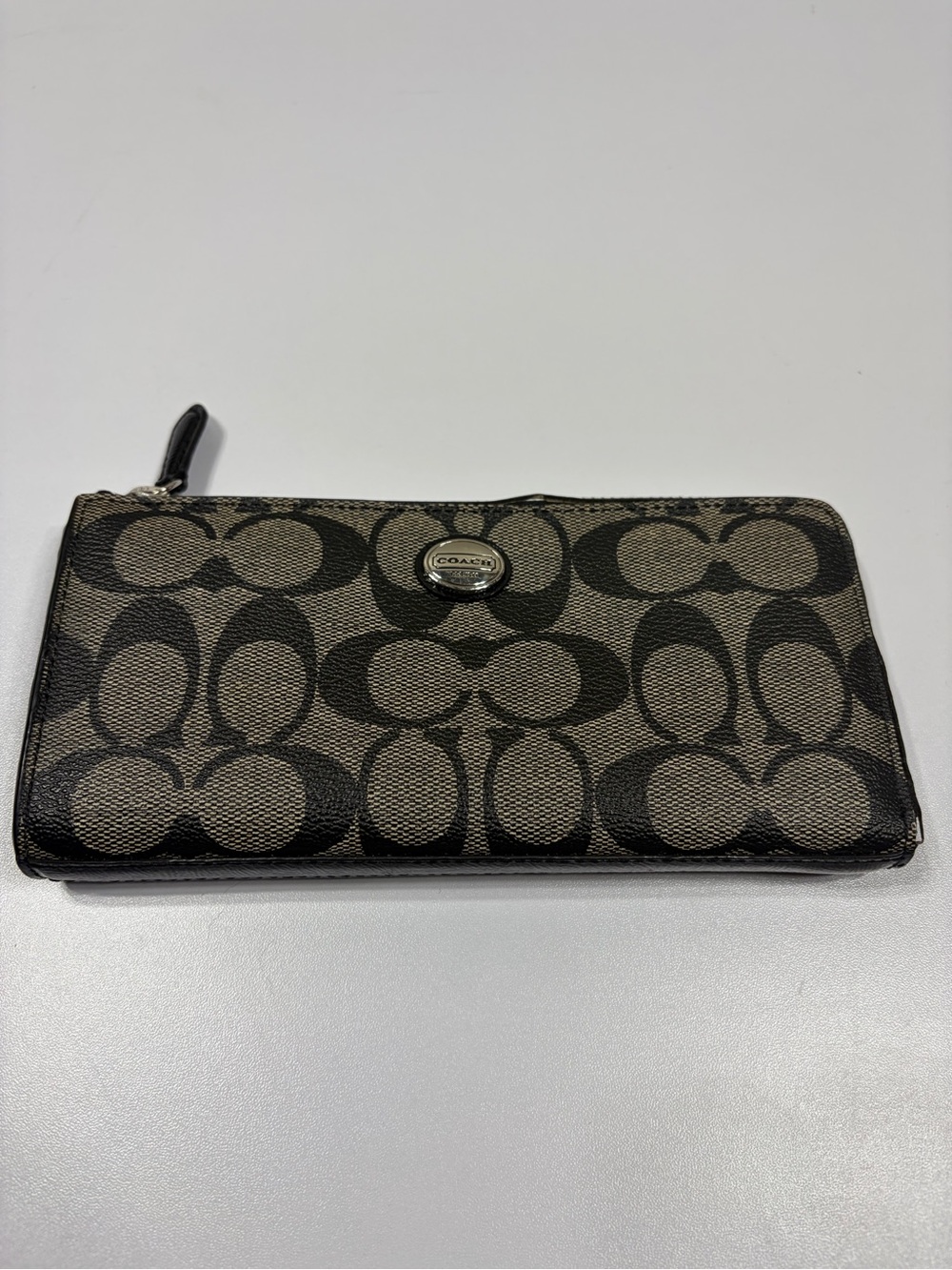 Coach Signature C Logo Zip Around Wallet Wristlet‎ Black Khaki Y2K